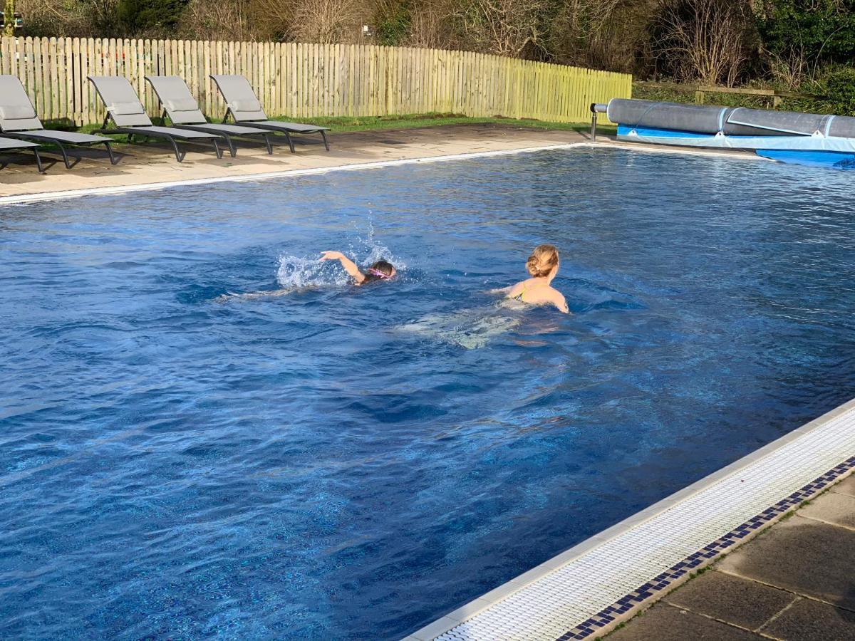 Carp's Rise Cottage Somerford Keynes Esterno foto
